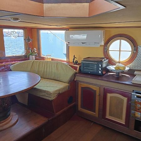 Bateau De Pirates Hotel Gruissan Exterior photo