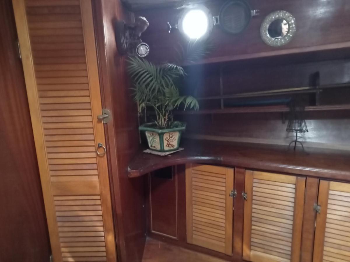 Bateau De Pirates Hotel Gruissan Exterior photo